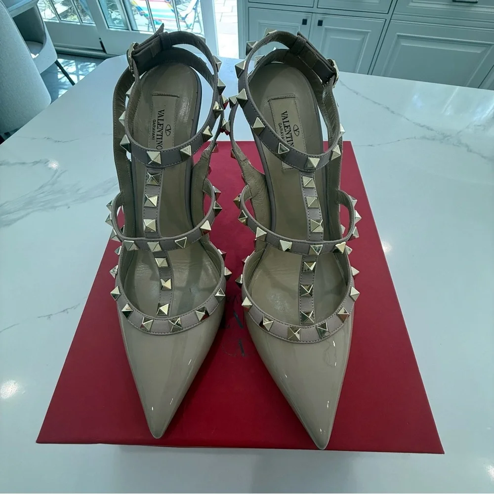 Valentino Garavino Rockstud Nude sling back 100m Heels EU 40